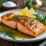 découvrez notre recette simple et rapide de pavé de saumon au four pour un plat savoureux et idéal en semaine.