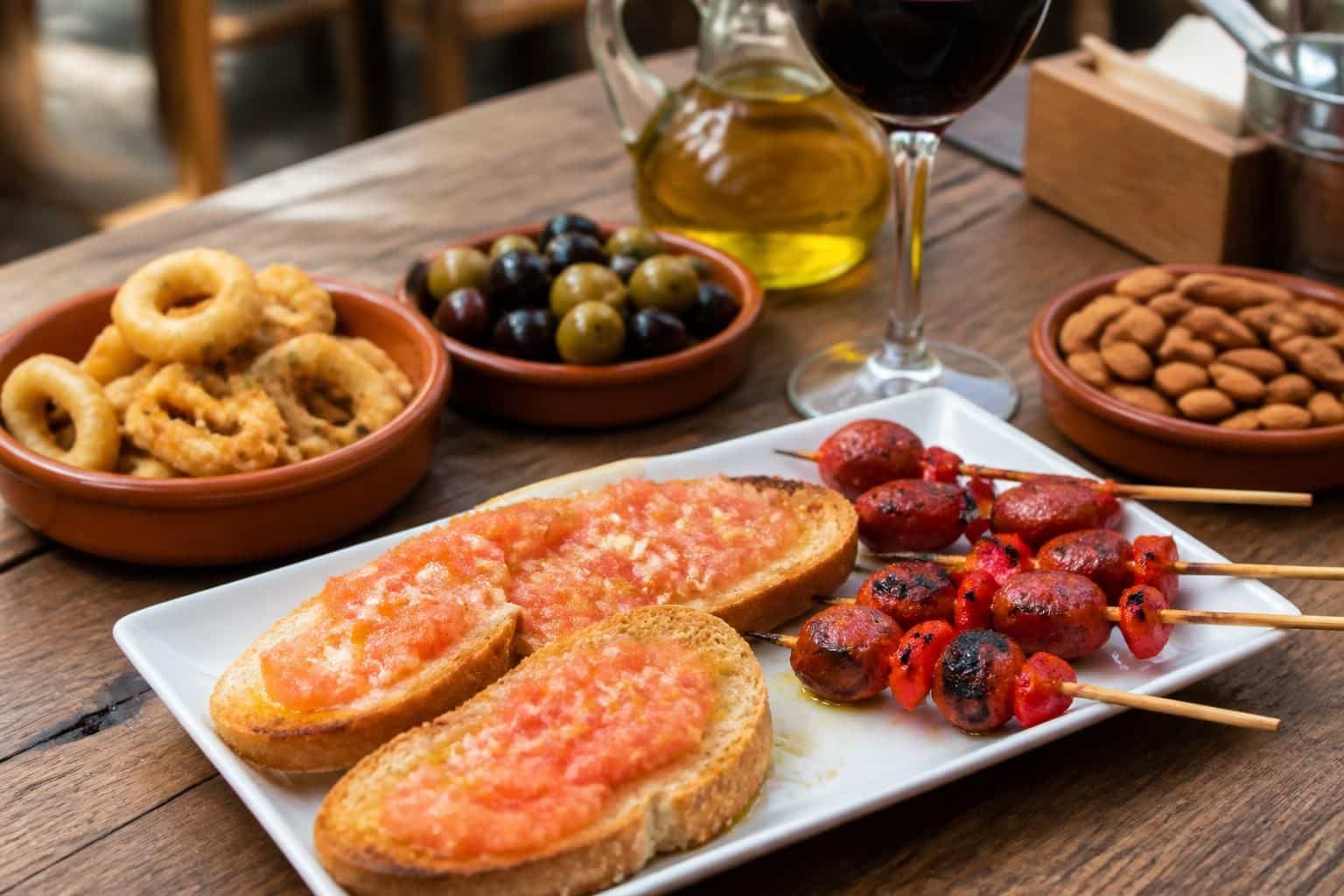 découvrez nos recettes de tapas espagnoles faciles à préparer pour un apéro convivial et réussi entre amis ou en famille.